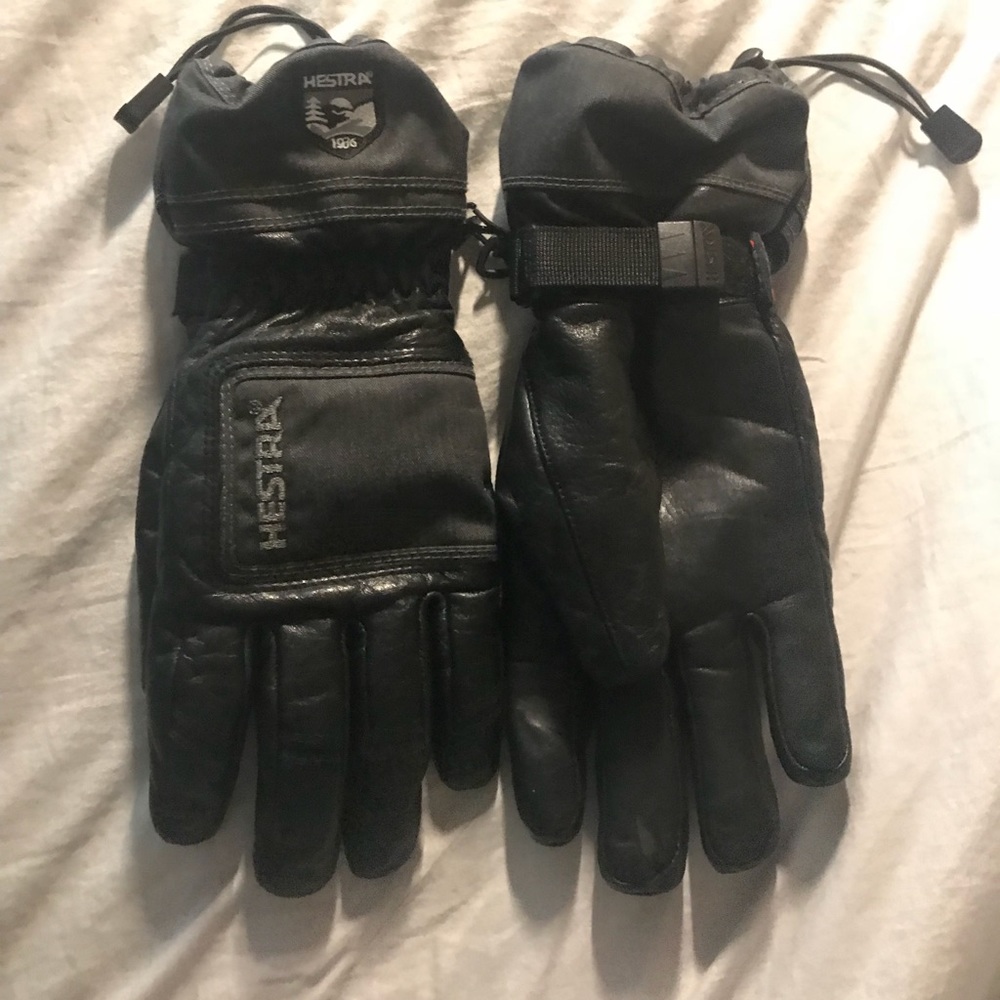 SOLD ❄️⛰size 7 hestra gloves